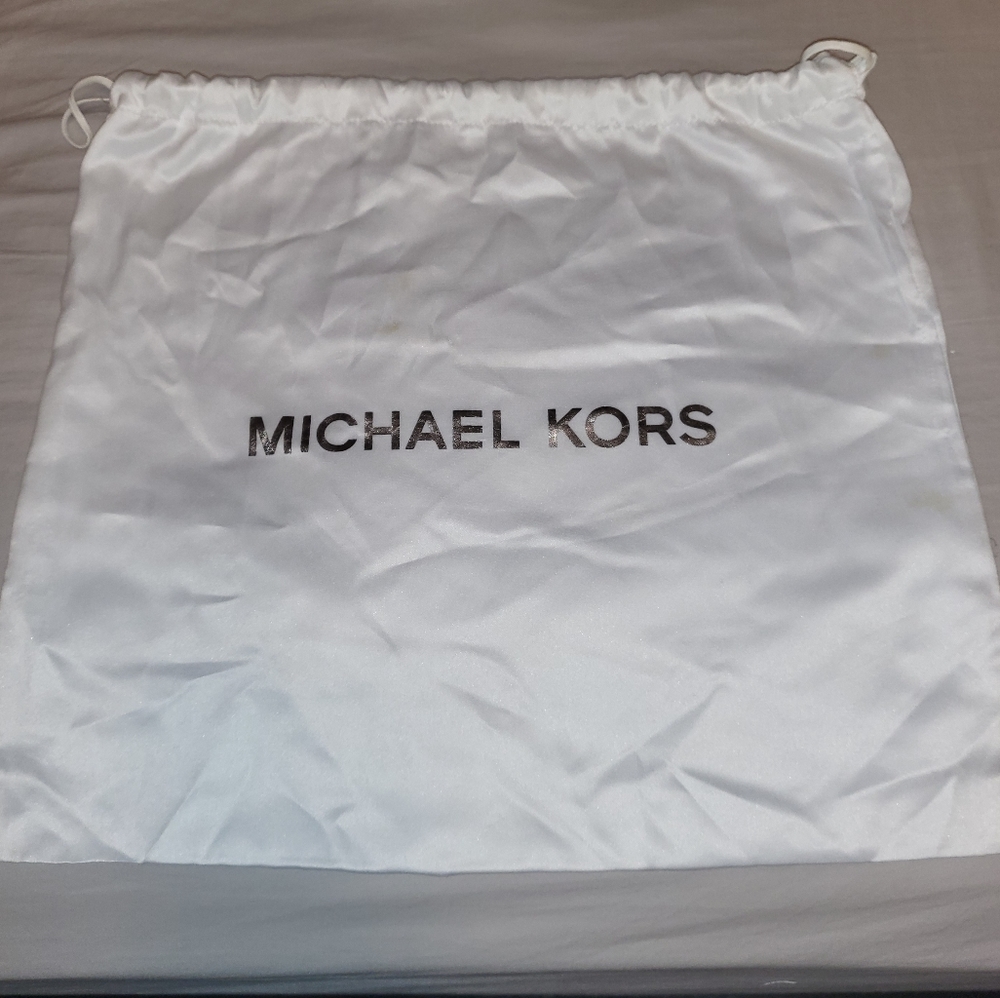 Michael Kors crossbody purse - Picture 5 of 8